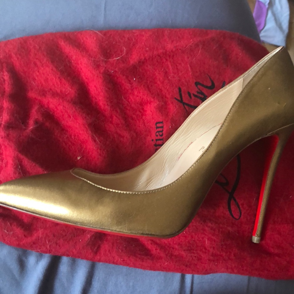 Christian Louboutin gold size 40 1/2